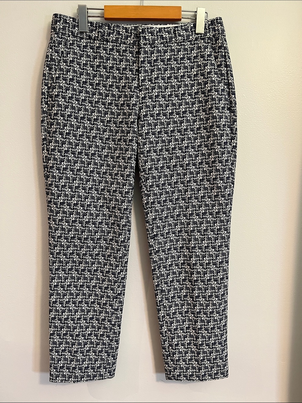 Banana Republic Women’s Navty & White Cropped Pants, sz4